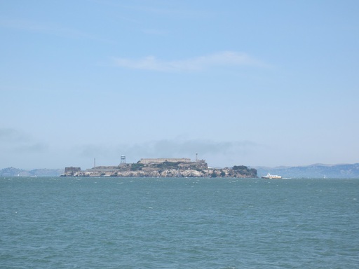 L'île d'Alcatraz vue de la côte de San Francisco