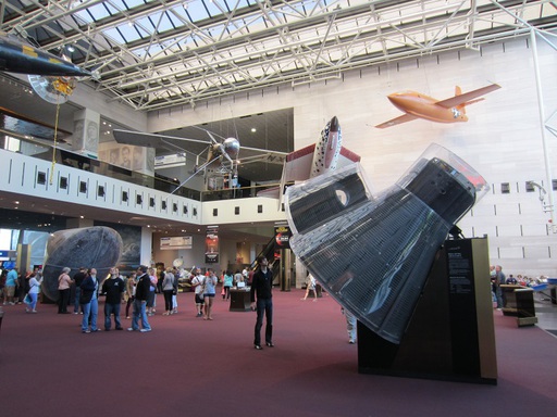 Vue du hall d'entrée avec une capsule Gemini
