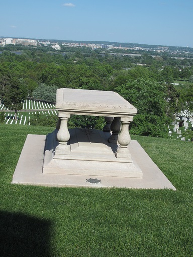 La tombe de Pierre l'Enfant, l'architecte de Washington (un Français)