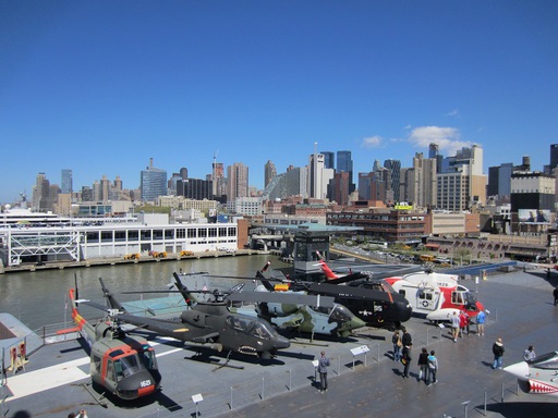 Vue du pont, avec tous les hélicoptères