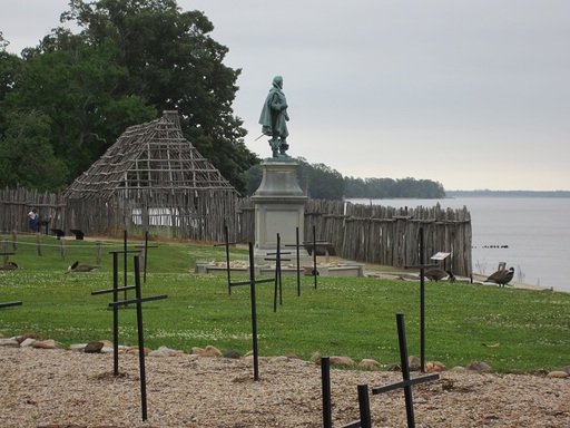 Statue du capitaine John Smith et tombes des premiers colons
