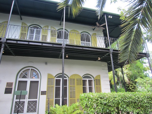 La maison vue du jardin