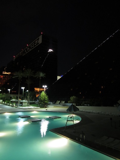 La piscine de nuit