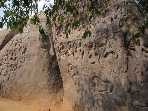 Bas-relief sur un rocher