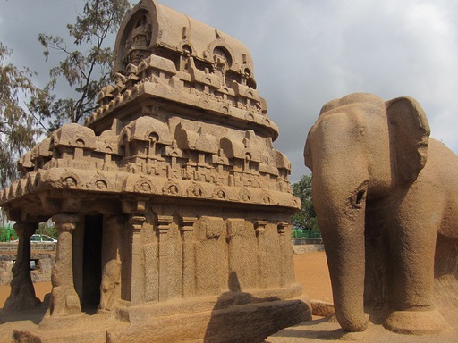 Temple et éléphant