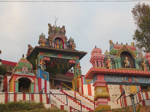 Le temple hindou vu de plus près