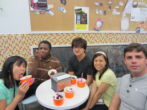 Thi et ses amis, avec les glaces