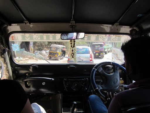 Dans la jeep (c'est la première fois que nous utilisons ce moyen de transport!)